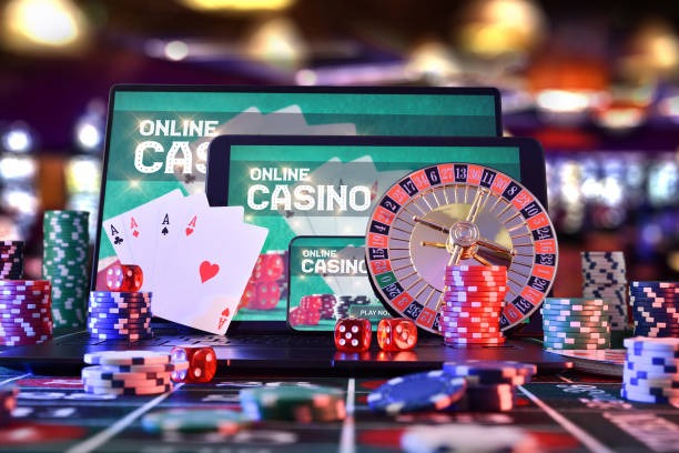 Texas Hold'em Bonus live dealer interface showing cards and betting zones